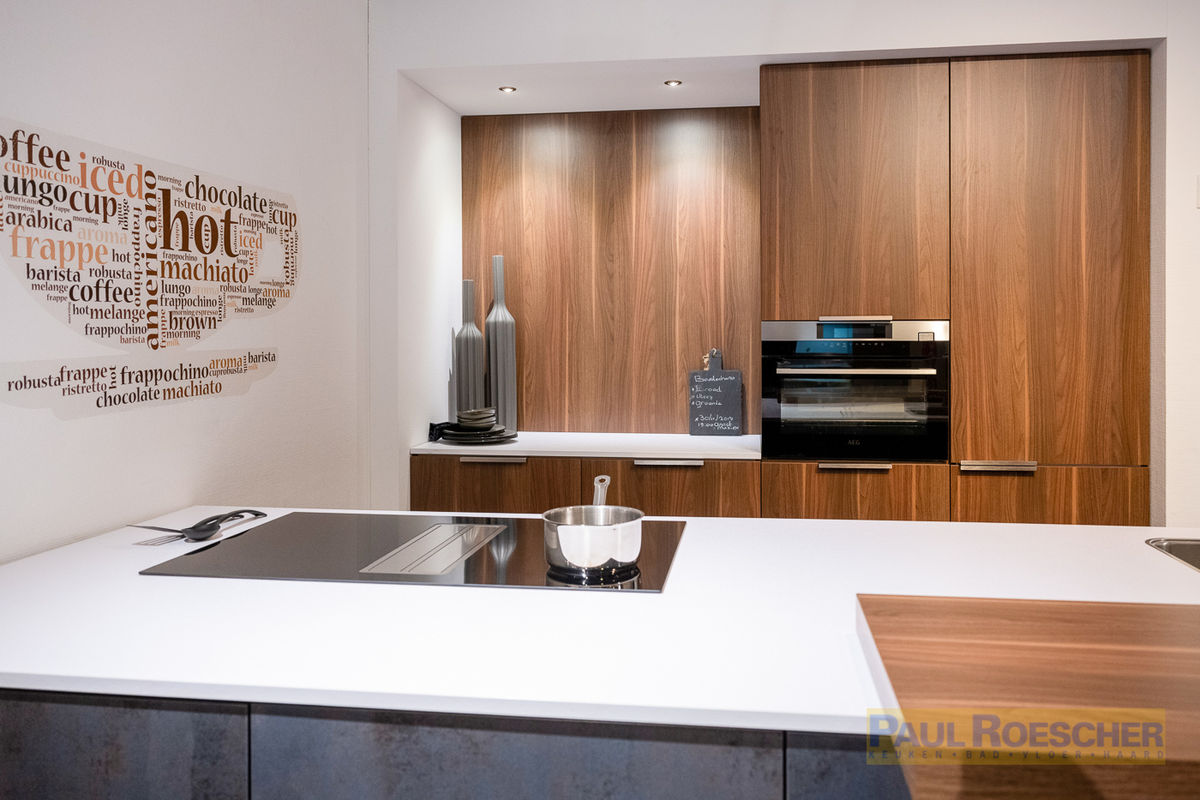 Luxe royale keuken met koffienis en bar