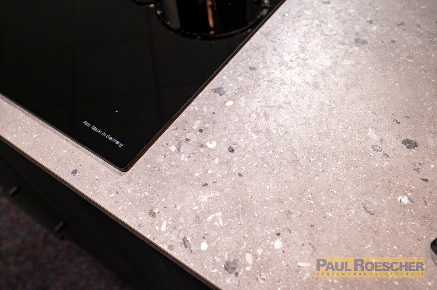 Eilandkeuken met moderne en warme houtlooks – Paul Roescher