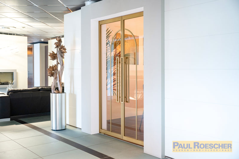 Luxe glazen deur met gouden frame