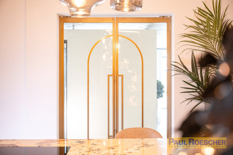Luxe glazen deur met gouden frame