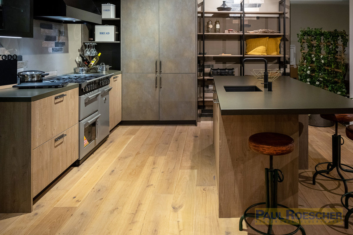 Stoere keuken met Engels fornuis en schouw
