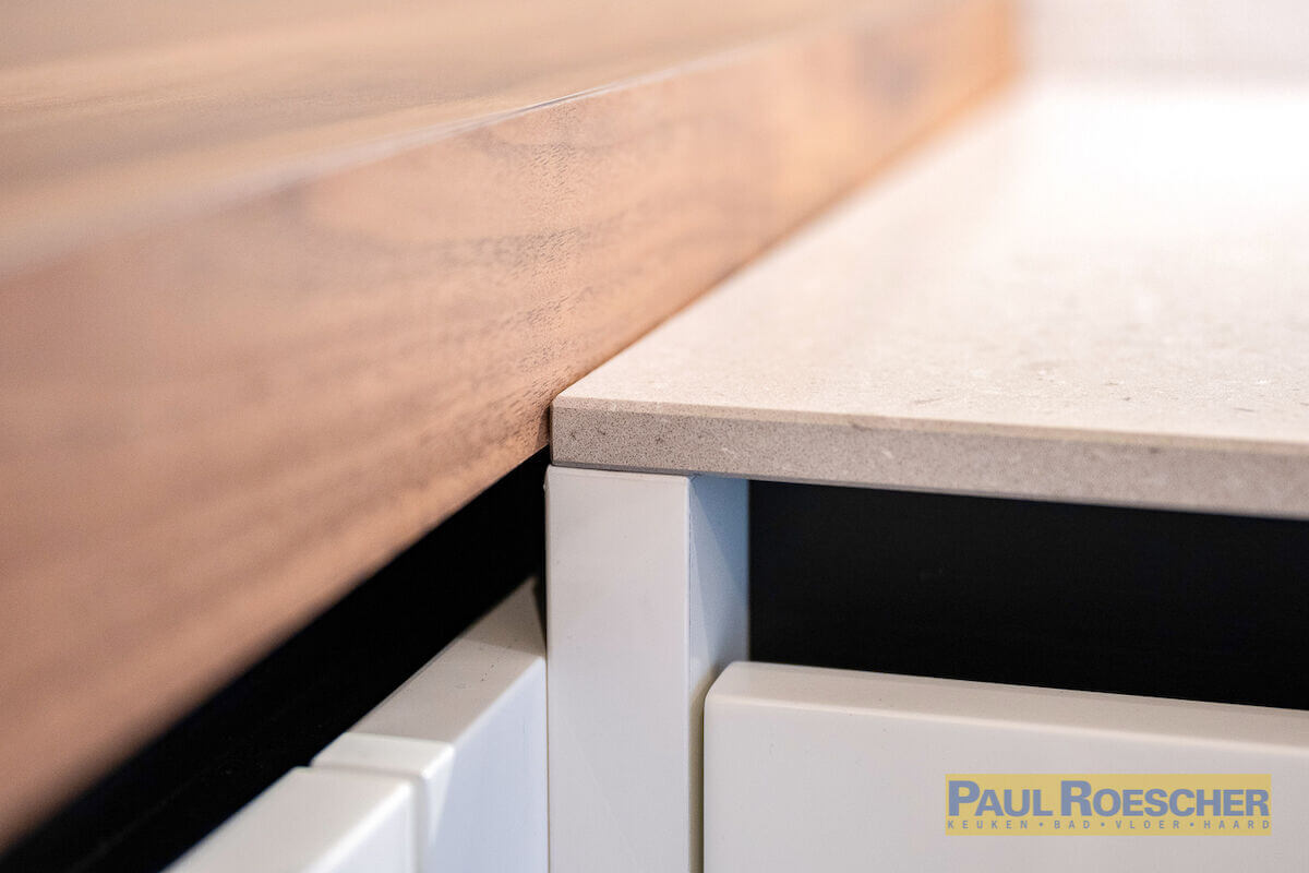 Wit hoogglans keuken houten werkblad